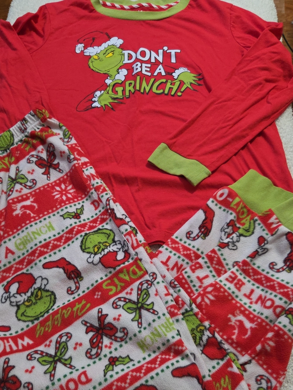 DR SEUSS THE GRINCH 2PC PAJAMA SET